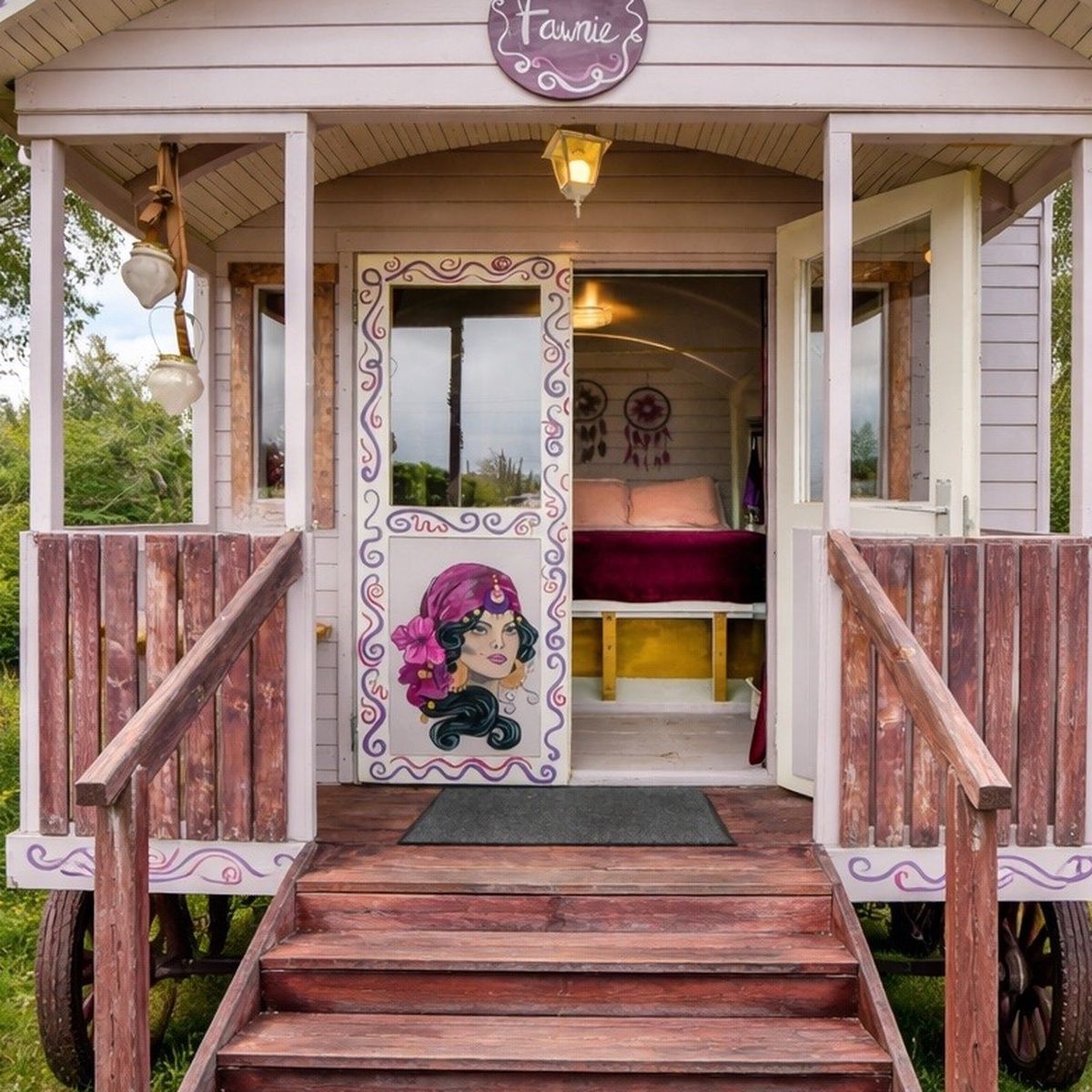 Current pink Fawnie wagon at Mammaloe’s Aruba